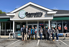 Summit Realty brokers Garrett’s <br>Family Market 10th­ location